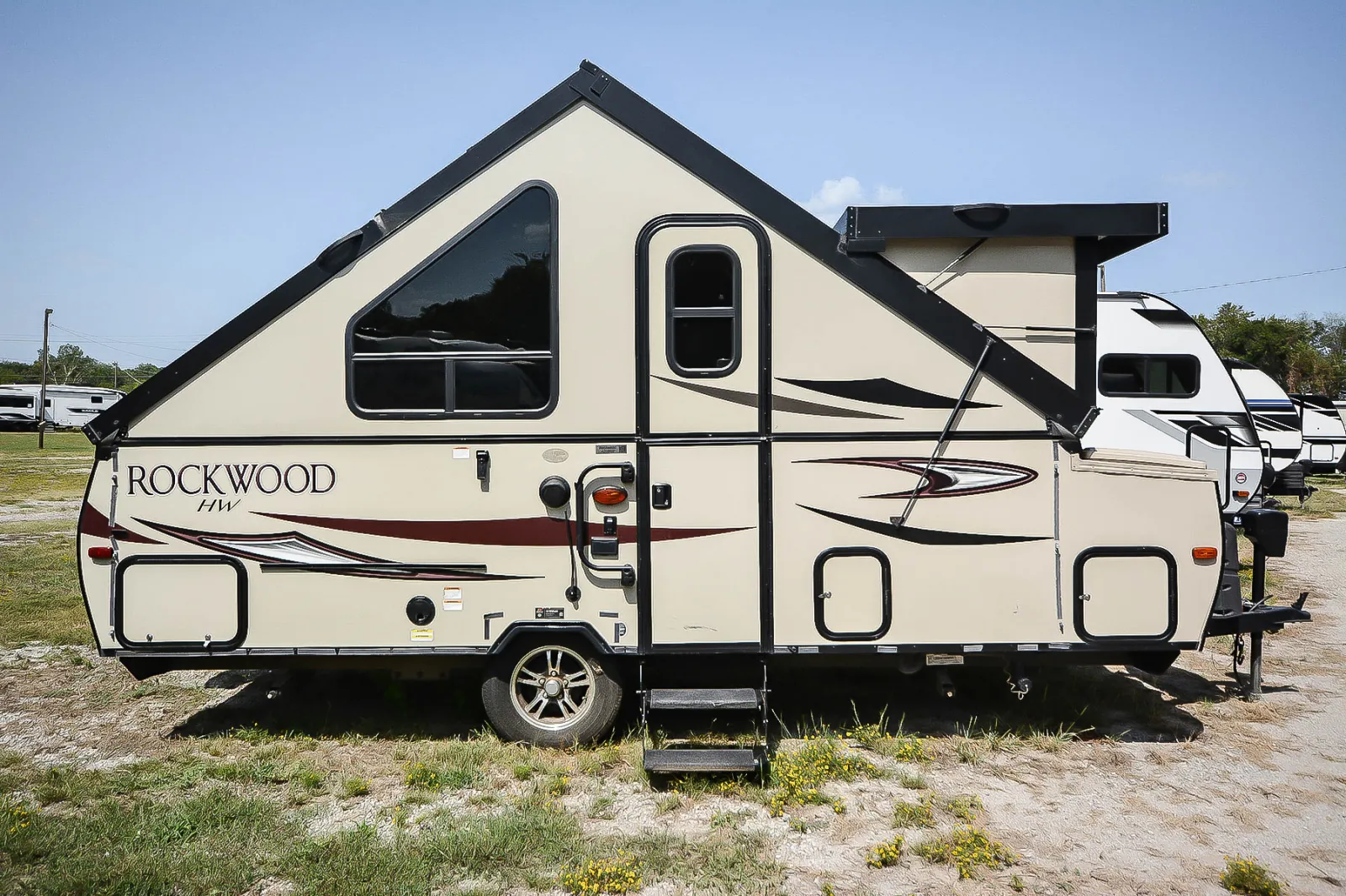2016 Forest River Rockwood Hard Side A214HW - Photo 2