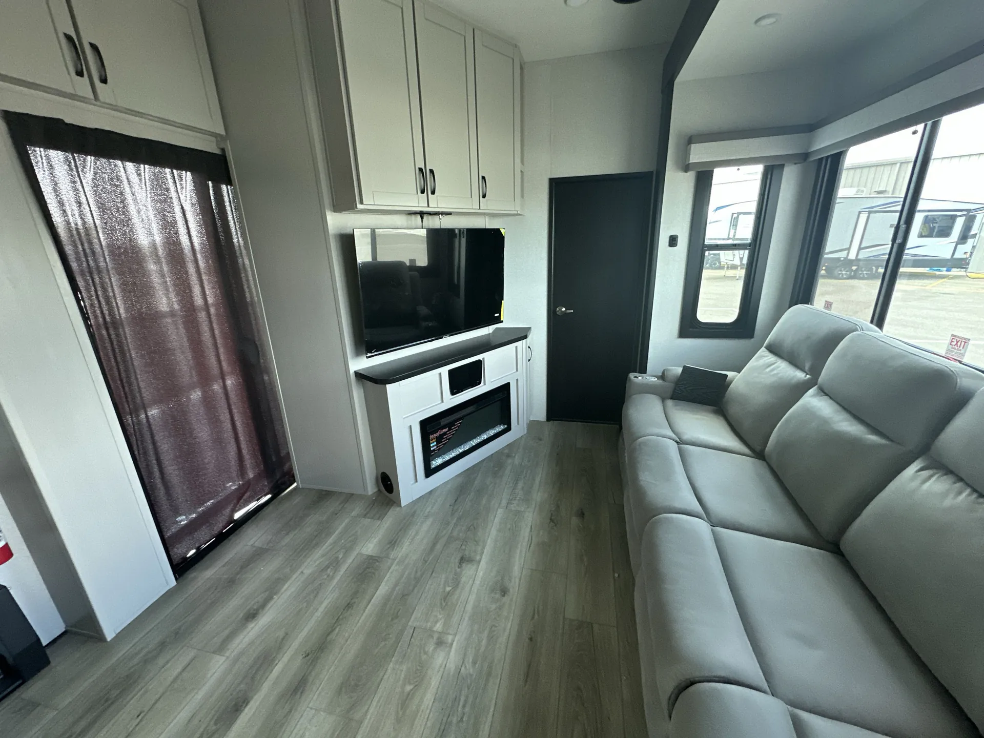 2026 Jayco Seismic 413 — living area main