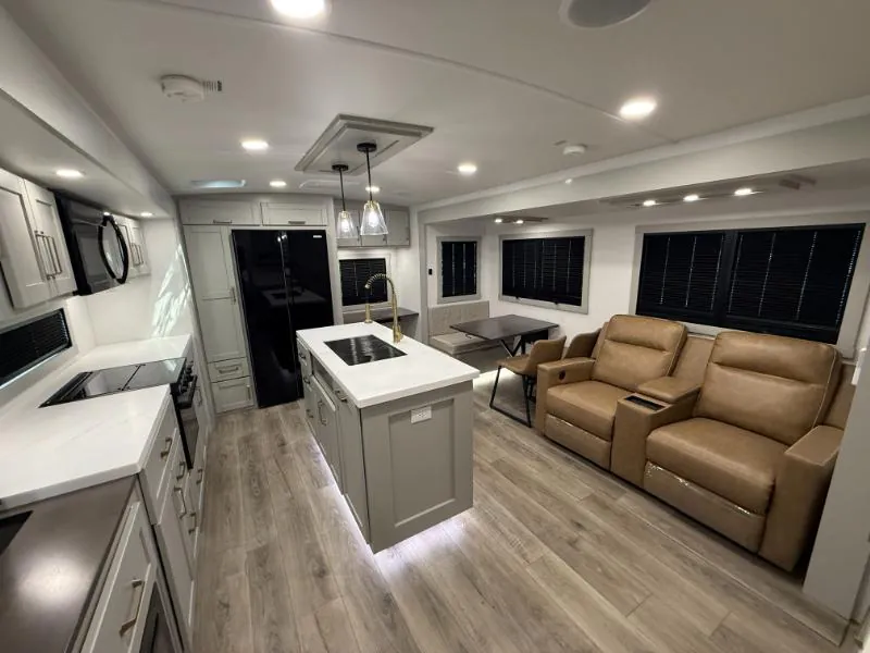 2025 Brinkley Model Z AIR 285, Photos photo 3