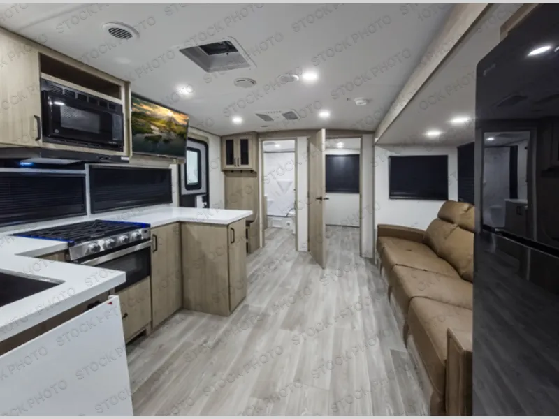 2027 Grand Design Imagine 2810BH - Photo 3