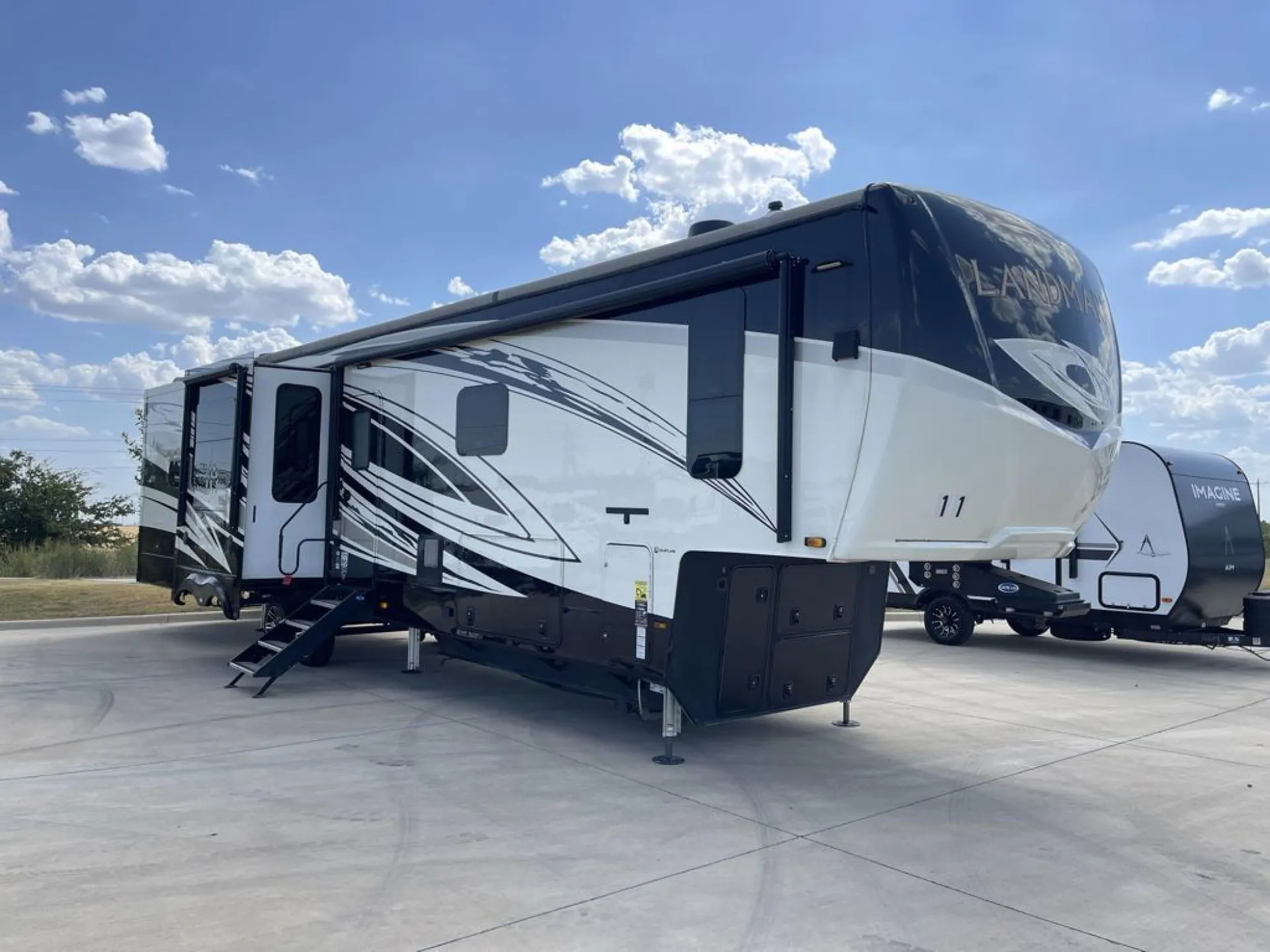 2021 Heartland Landmark Fifth Wheel Chesapeake
