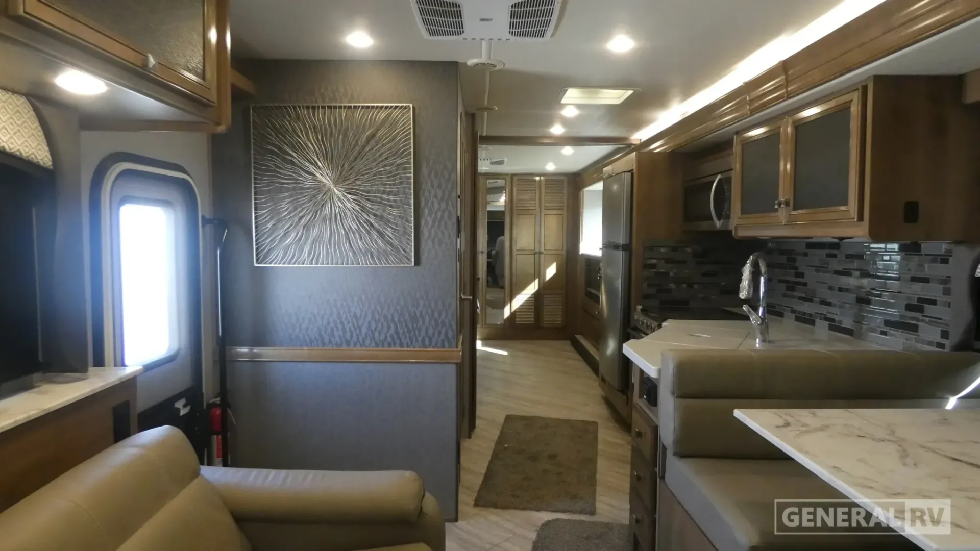 2021 Fleetwood Fortis 32RW - Photo 3
