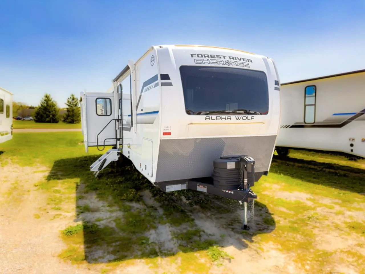 2026 Forest River Cherokee Alpha Wolf 26RL - Photo 3