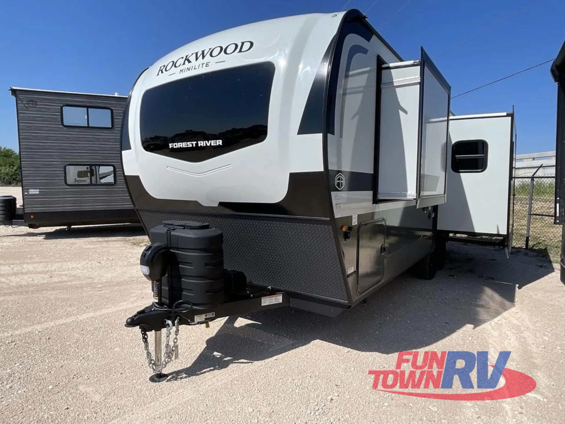 2026 Forest River Rockwood Mini Lite 2515S — Photo 5