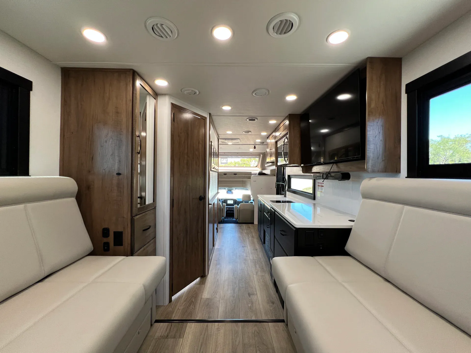 2026 Entegra Coach Accolade XT 29T - Photo 4
