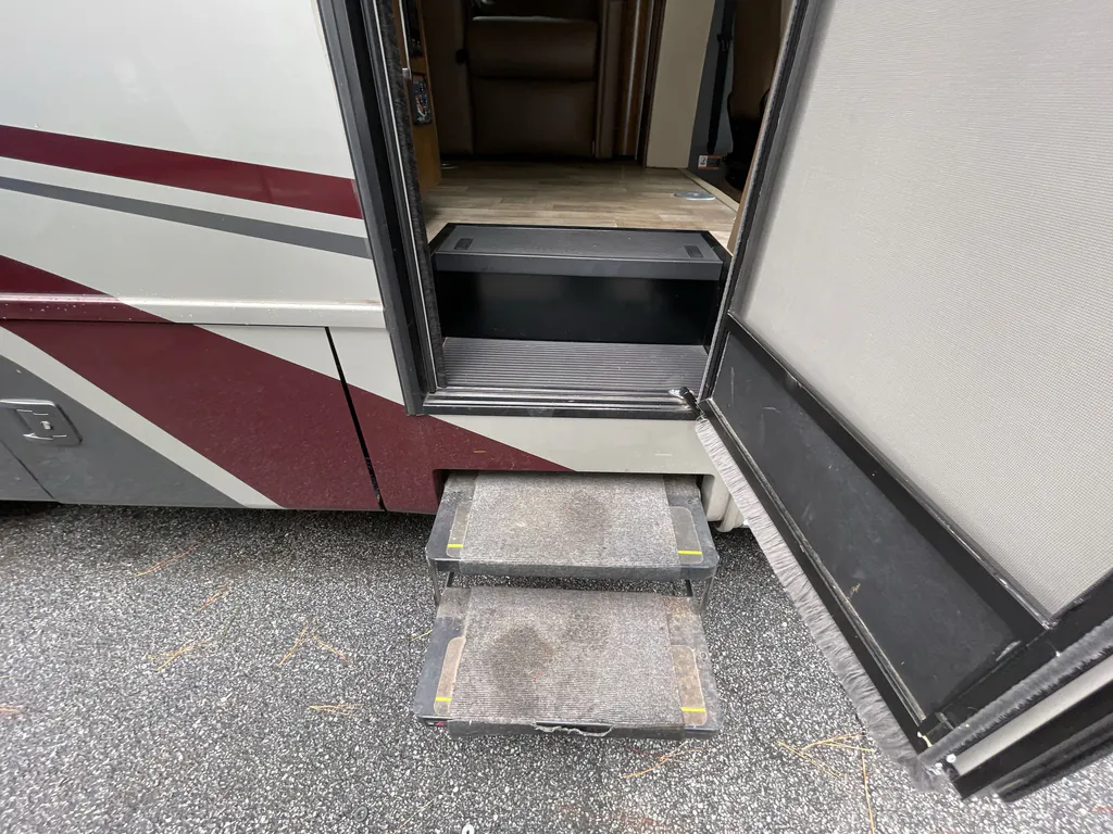 2019 Tiffin Wayfarer 24 FW, Photos photo 21