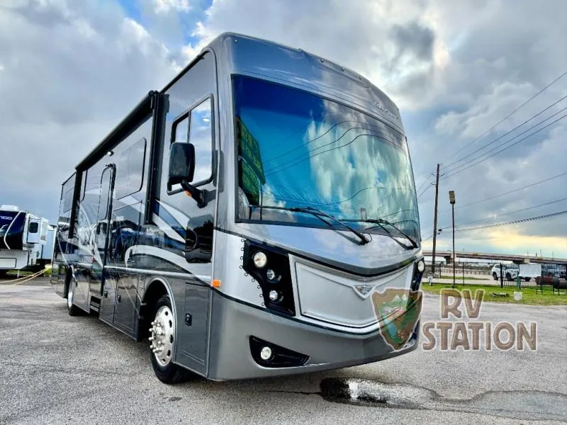 2023 Fleetwood Pace Arrow 33D - Photo 2