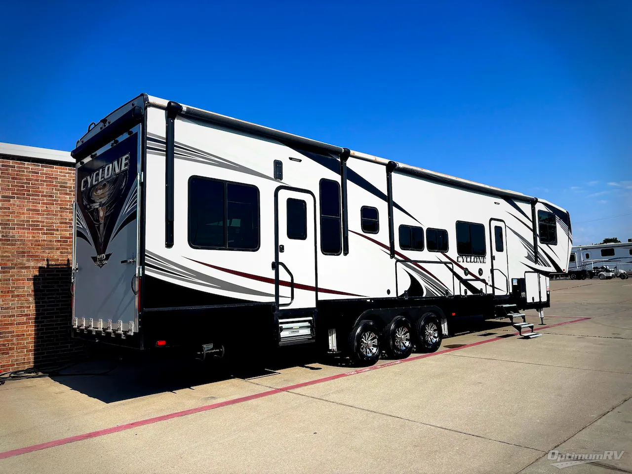 2019 Heartland Cyclone 4115 - Photo 3