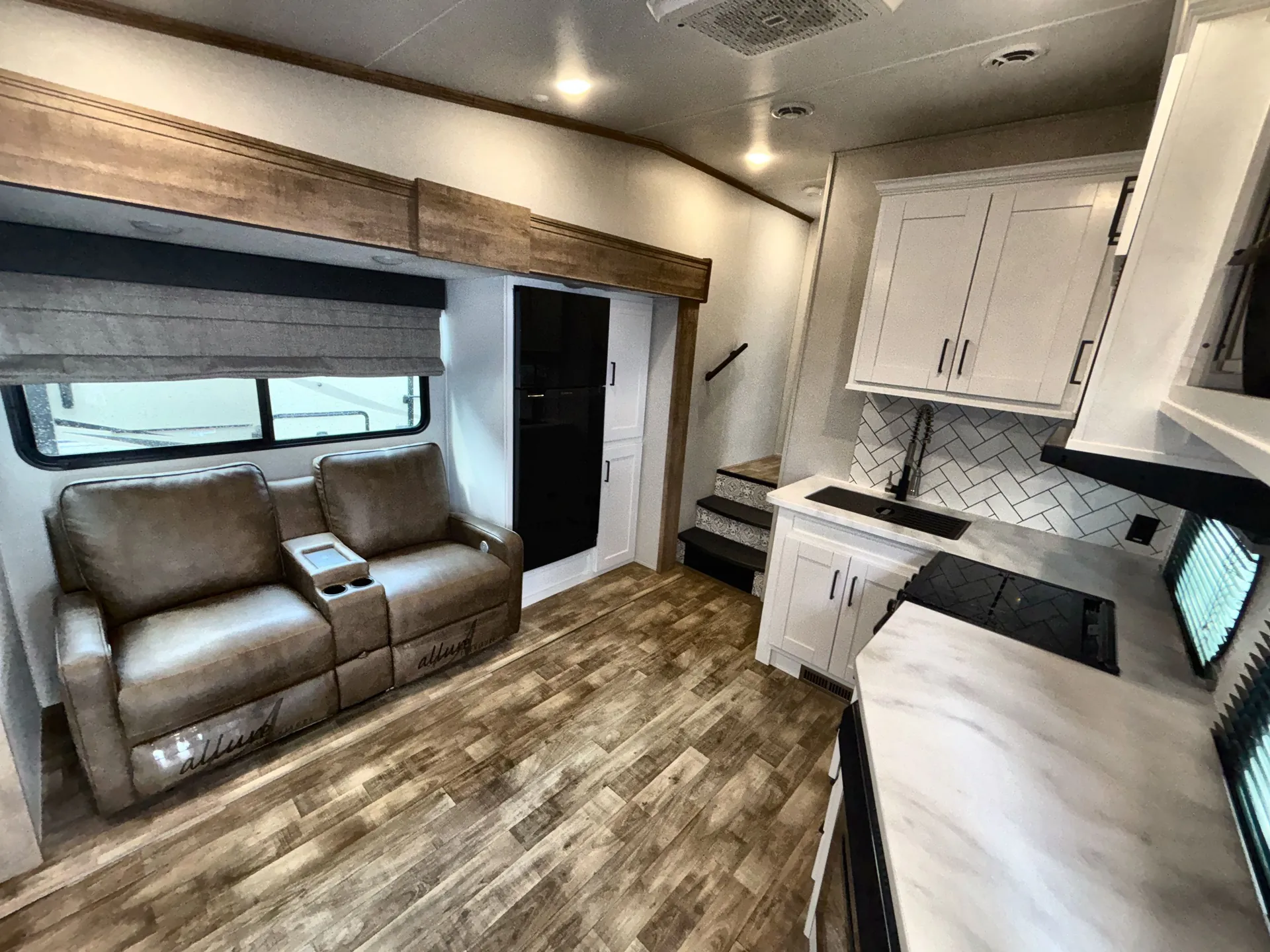 2023 Keystone Arcadia Super Lite 293SLRD — living area main