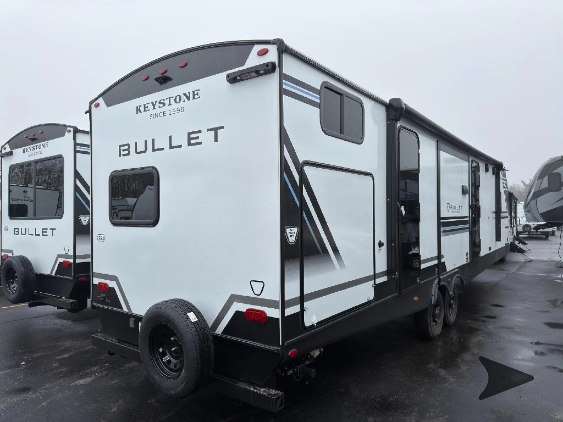 2025 Keystone Bullet East 330BKQ - Photo 4