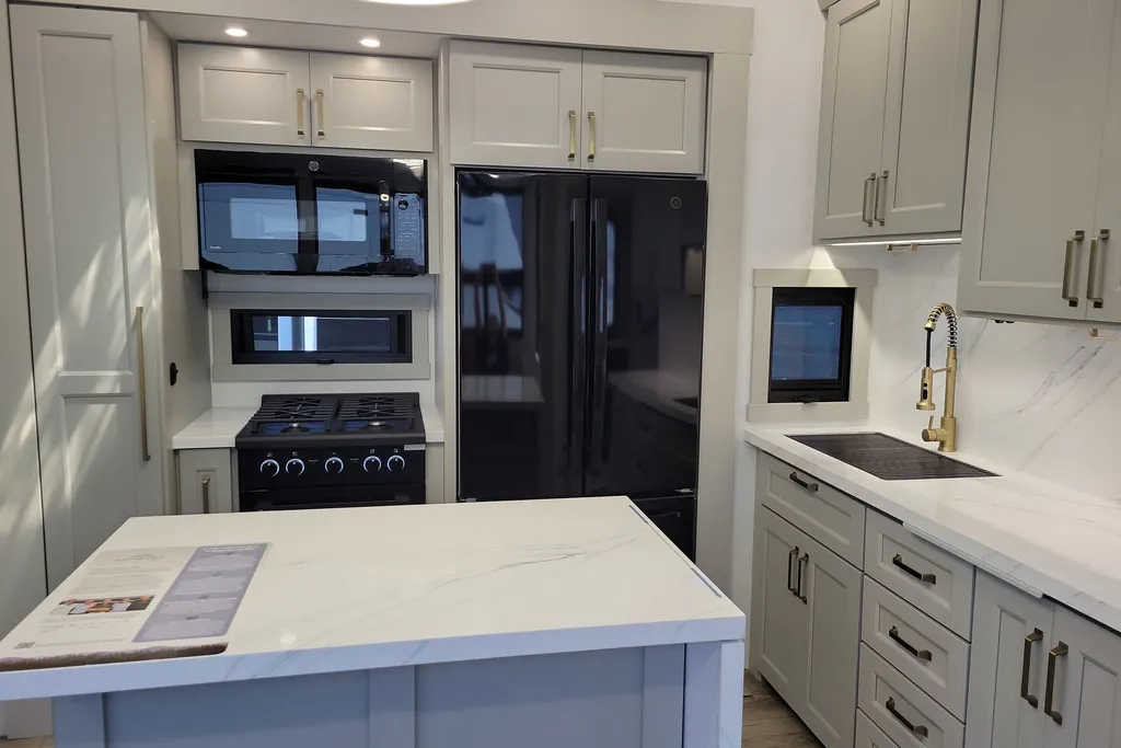 2025 Brinkley Model G 3500, Photos photo 3