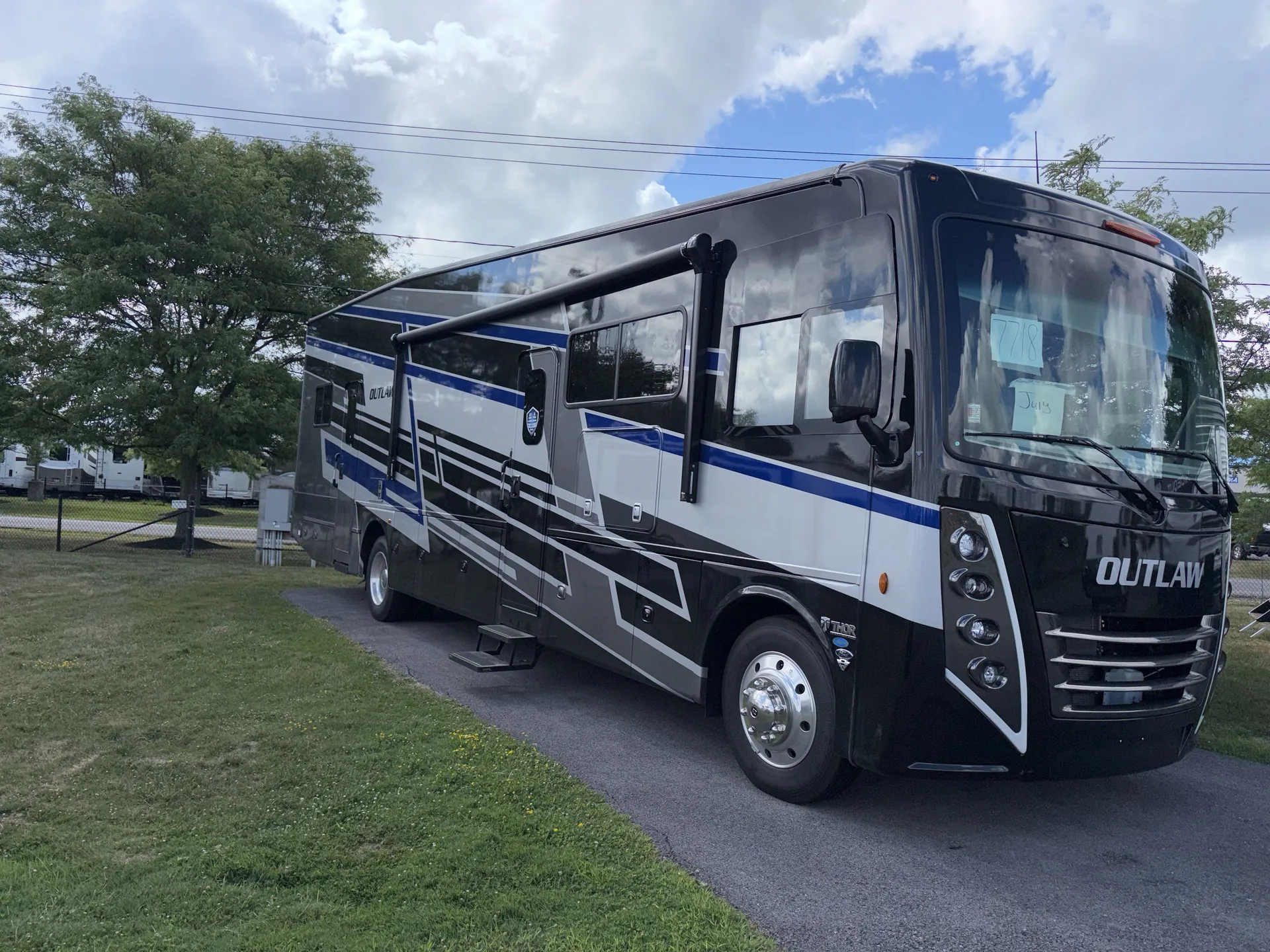 2027 Thor Motor Coach Outlaw Wild West 38K — living area main