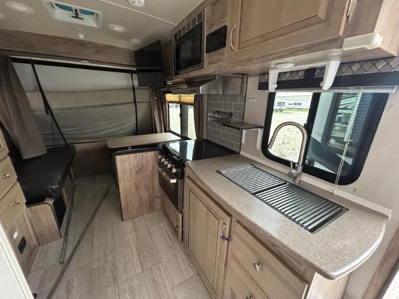 2019 Palomino Solaire 163X - Photo 3