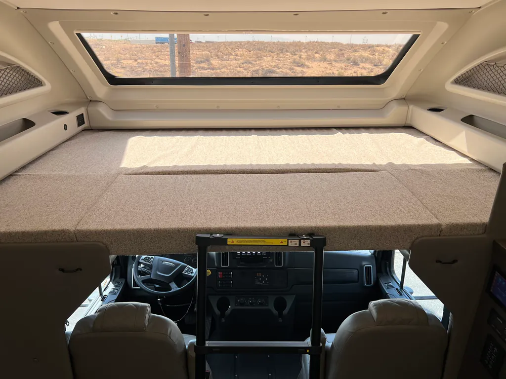 2027 Entegra Coach Accolade 37K, Photos photo 4