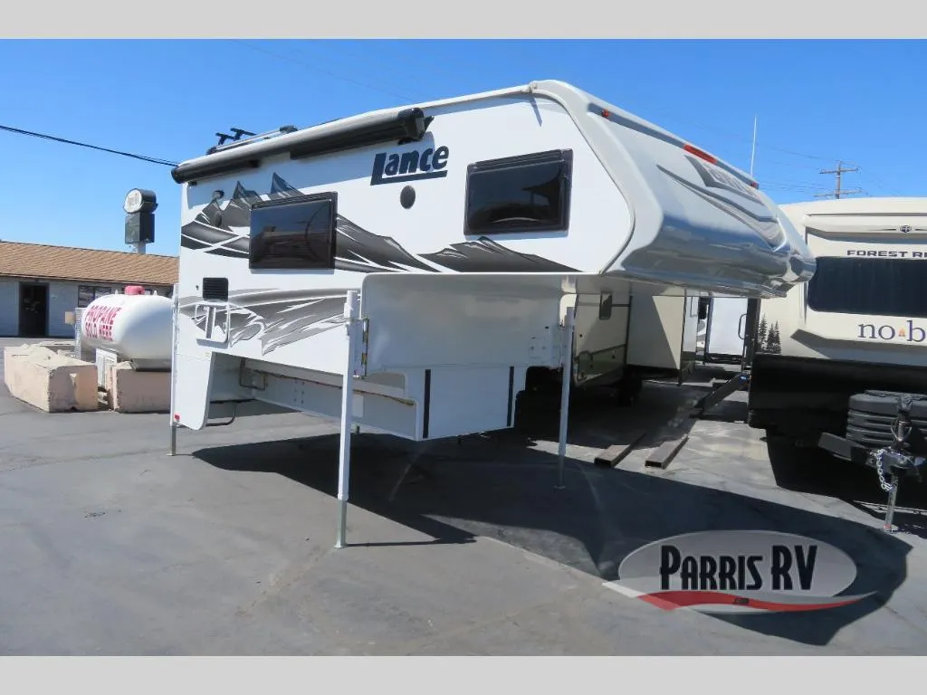 2026 Lance Lance Truck Campers 960 - Main photo
