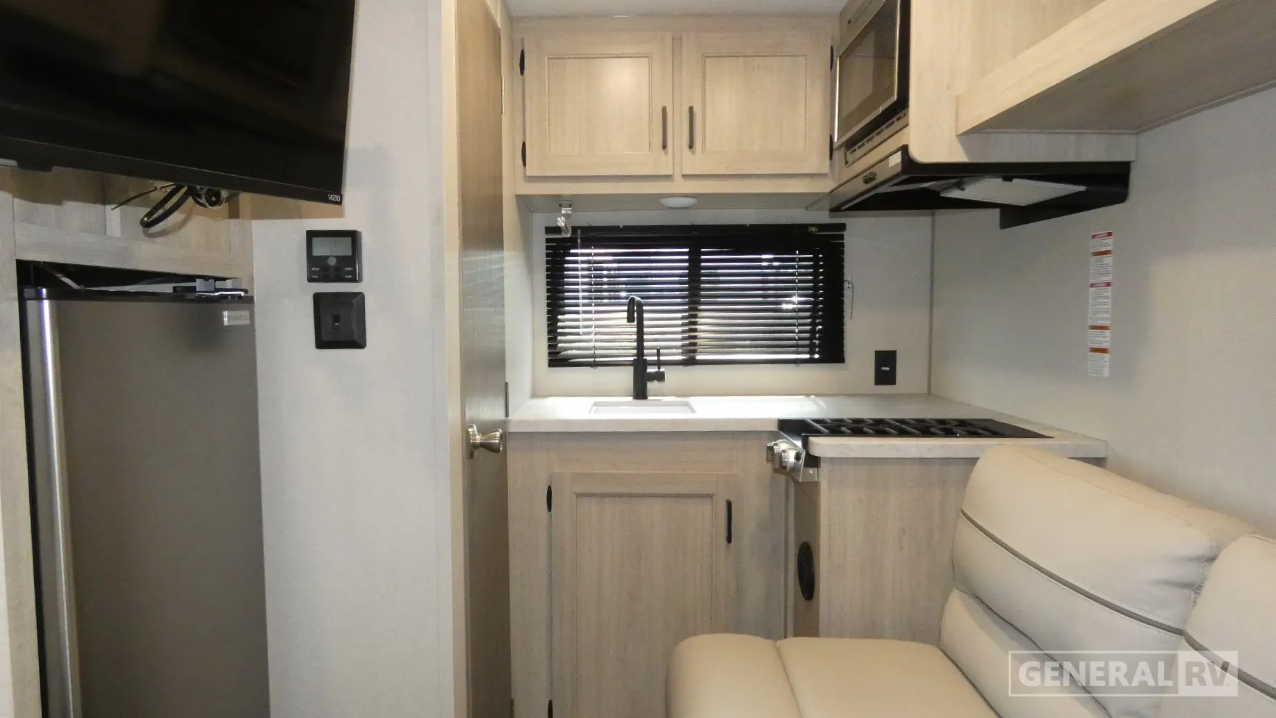 2025 134 - Photo 2