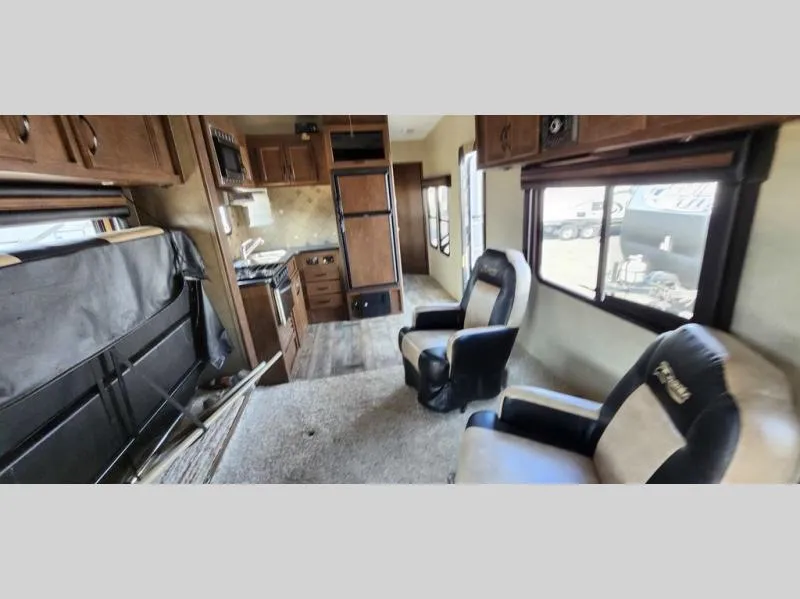 2016 Pacific Coachworks Ragen 27FBX - Photo 2