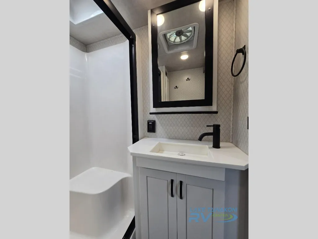 2022 Forest River Cedar Creek 377BH, Photos photo 8