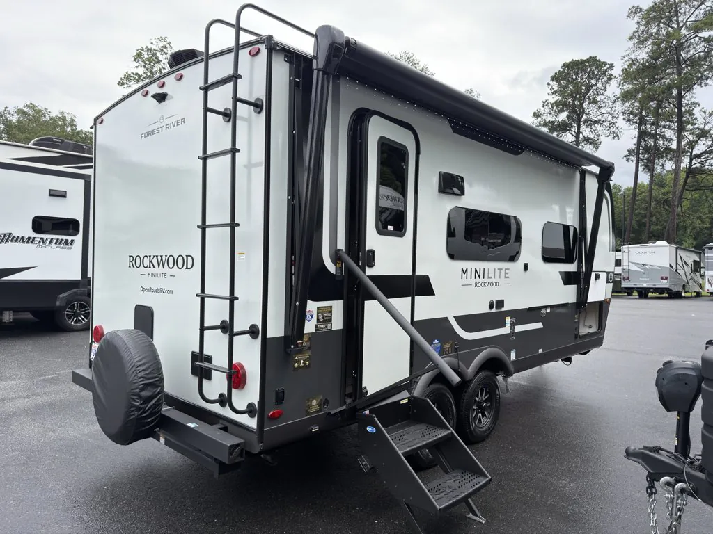 2027 Forest River Rockwood Mini Lite 2109S — Photo 6