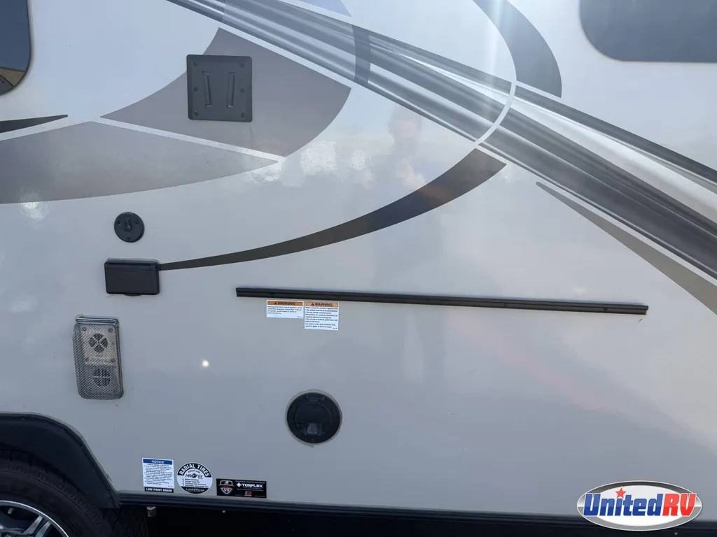 2018 Forest River Rockwood Mini Lite 2109S, Photos photo 15