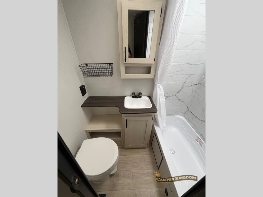 2027 Shasta I-5 532BEDS, Photos photo 16