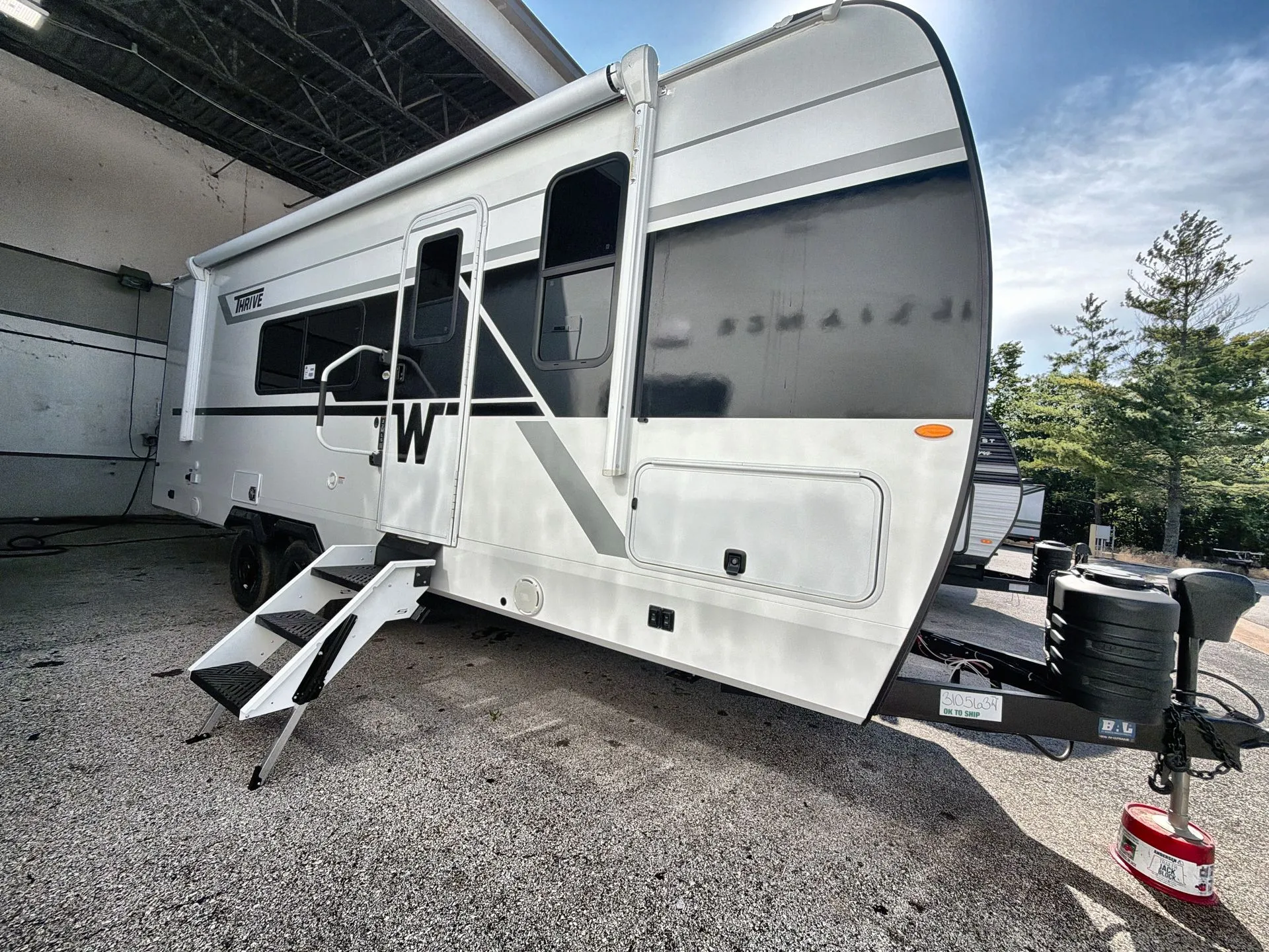 2026 Winnebago Thrive 22MLS - Photo 2