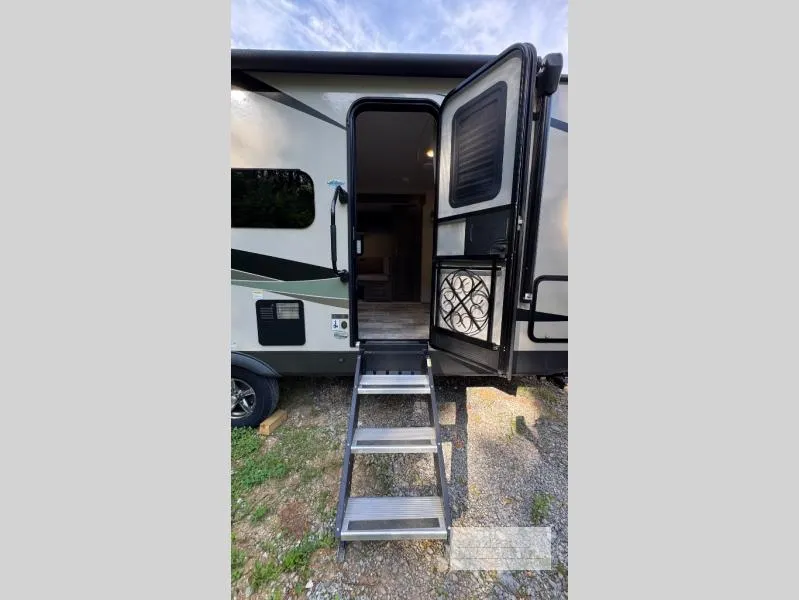 2023 Forest River Flagstaff Micro Lite 25BRDS - Photo 4