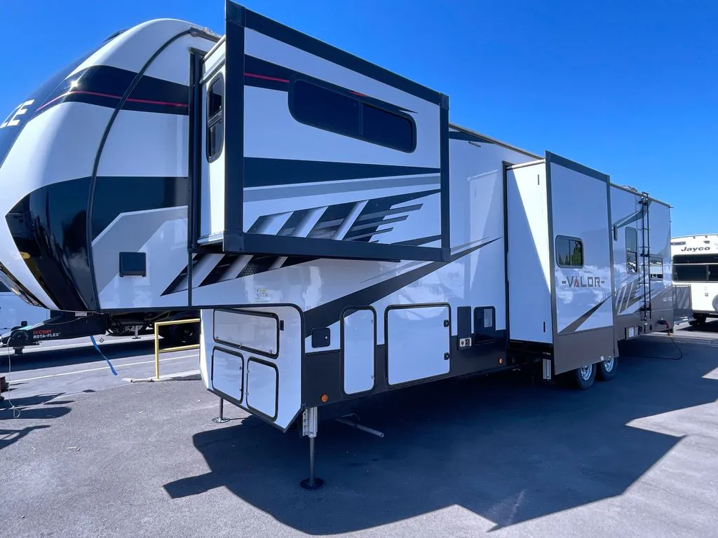2023 Alliance RV Valor 37V13 - Photo 4
