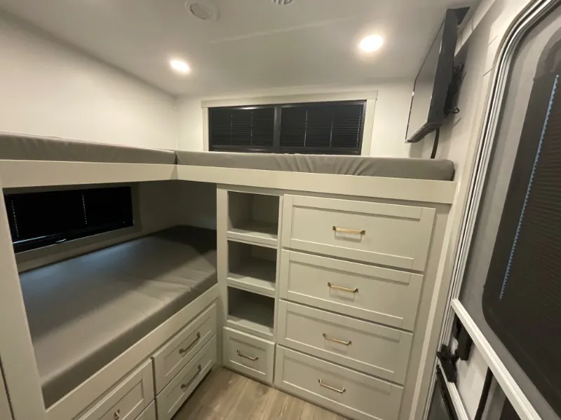 2026 Brinkley Model Z 2810, Photos photo 17