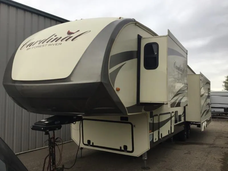 2017 Forest River RV Cardinal 3456RL - Photo 2