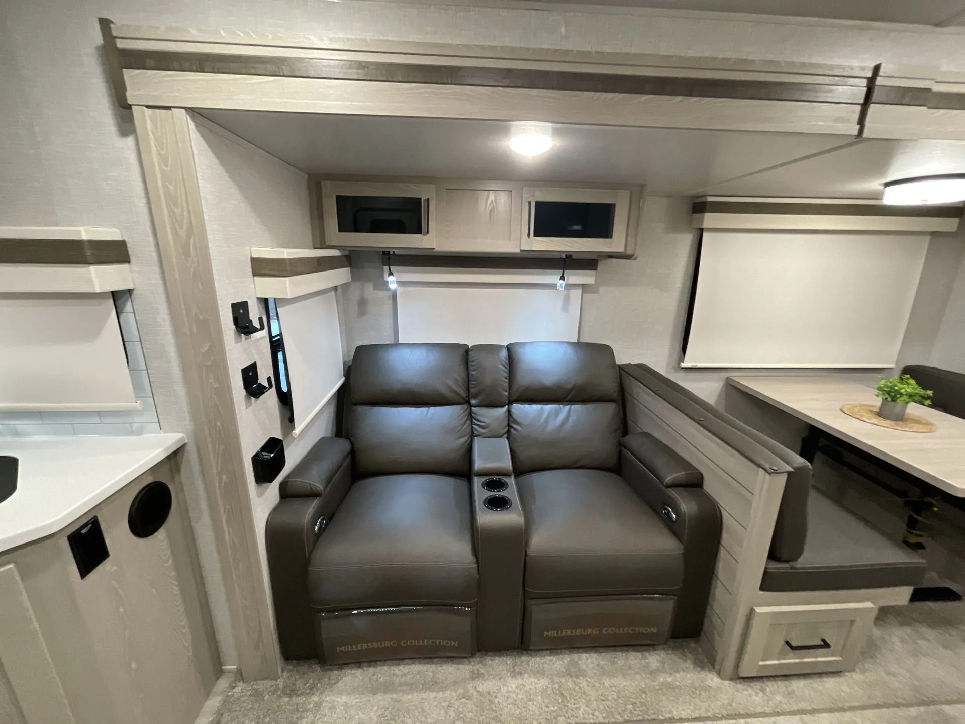 2022 Forest River Rockwood Ultra Lite 2614BS — Photo 6