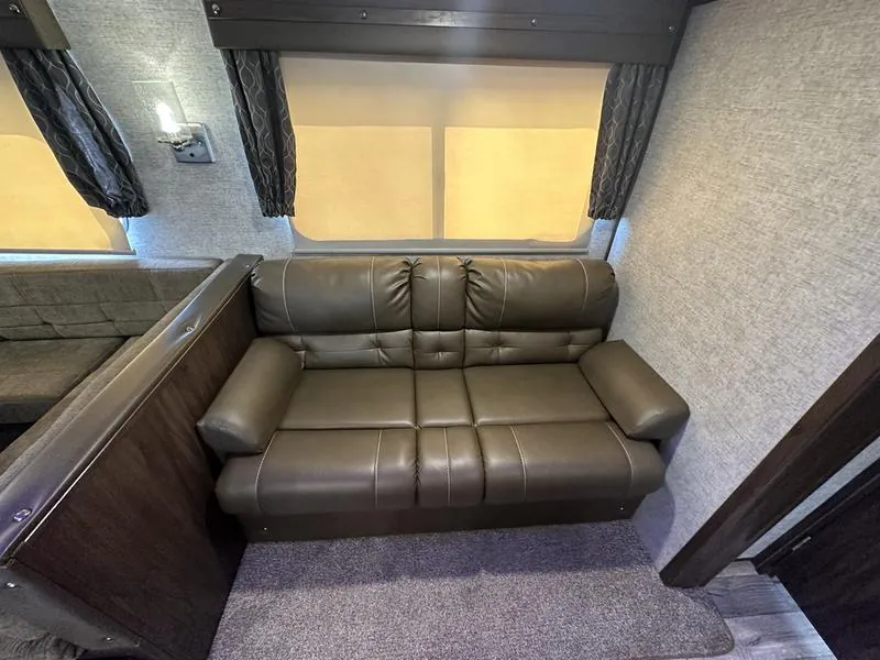 2019 Forest River Cherokee Alpha Wolf 26DBH-L, Photos photo 17