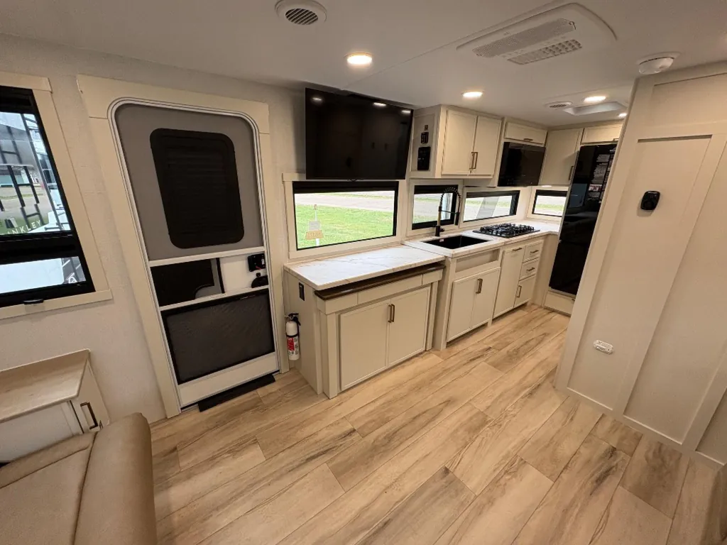 2026 Brinkley Model Ix 20X, Photos photo 10