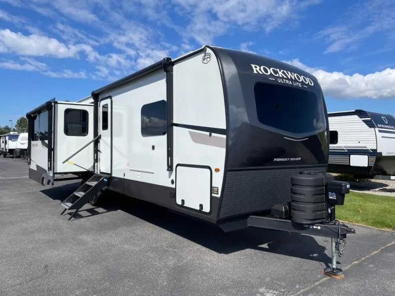 2026 Forest River Rockwood Ultra Lite 2906RL - Photo 2