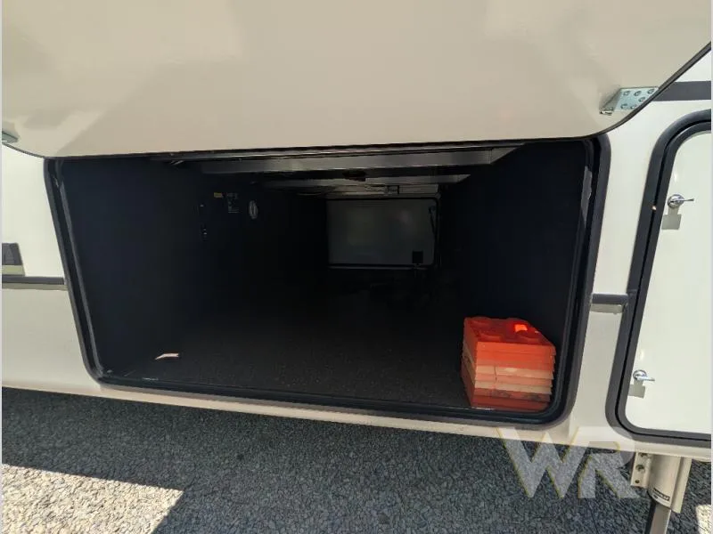 2023 Keystone Montana 3231CK - Photo 3