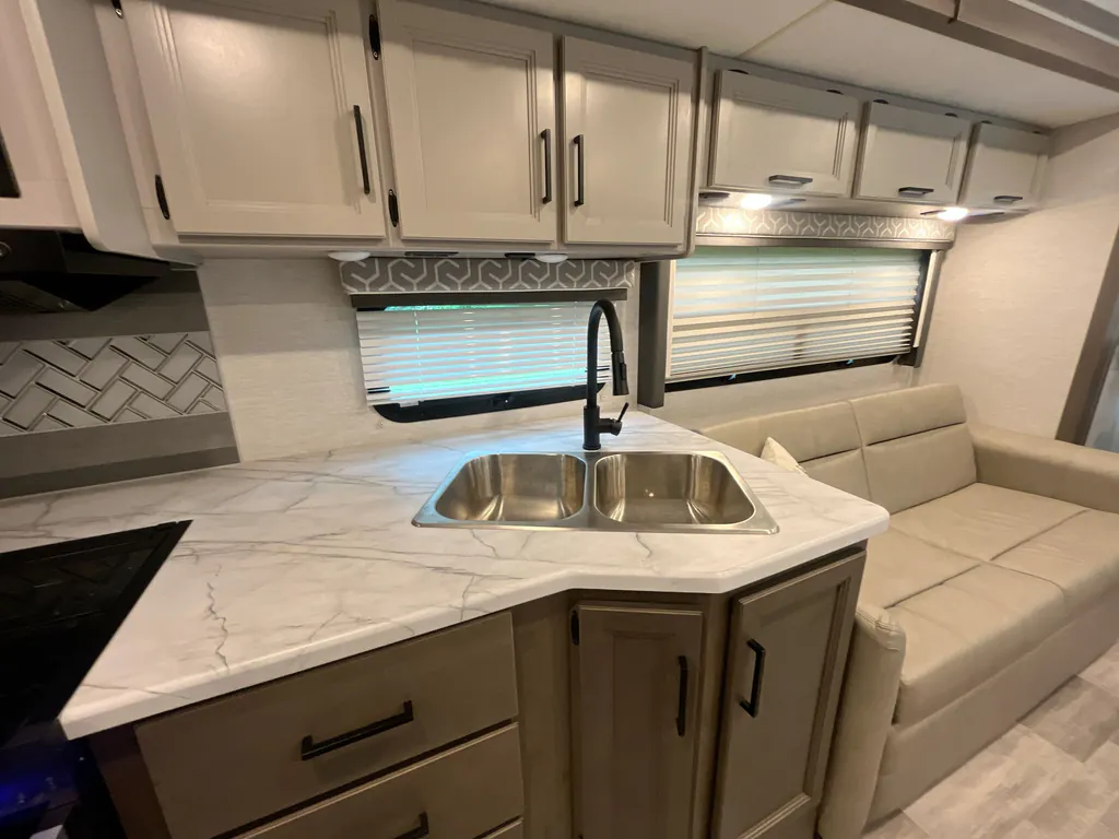 2024 Thor Motor Coach Freedom Traveler A29, Photos photo 11