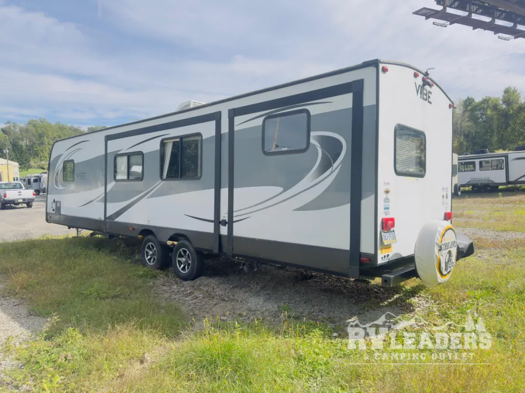 2017 Forest River Vibe 313BHS, Photos photo 11