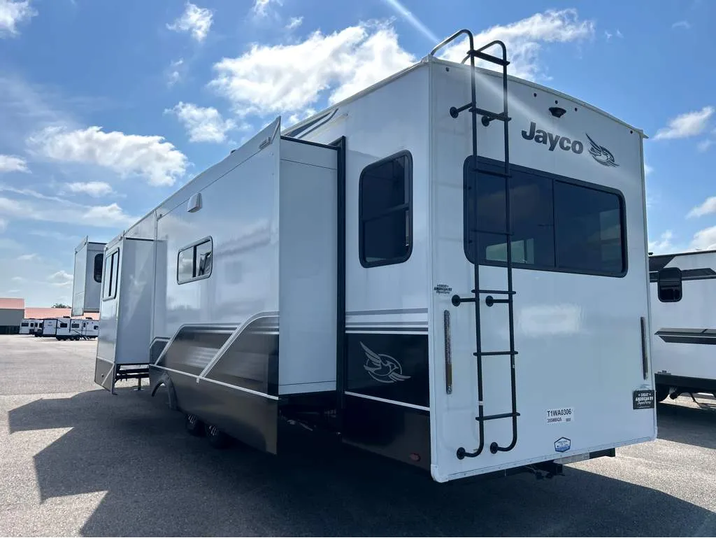 2026 Jayco Eagle 355MBQS - Photo 4