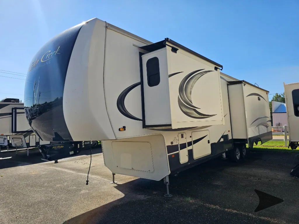 2020 Forest River Cedar Creek Champagne Edition 38EL, Photos photo 4