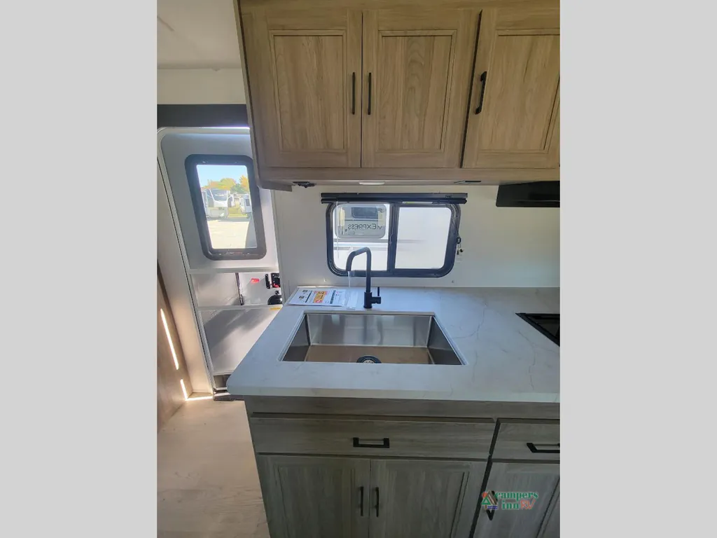 2026 Coachmen Freedom Express Select 31SE, Photos photo 29