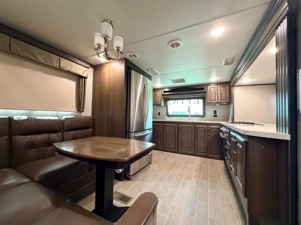 2019 Keystone RV Alpine 3801FK - Photo 3
