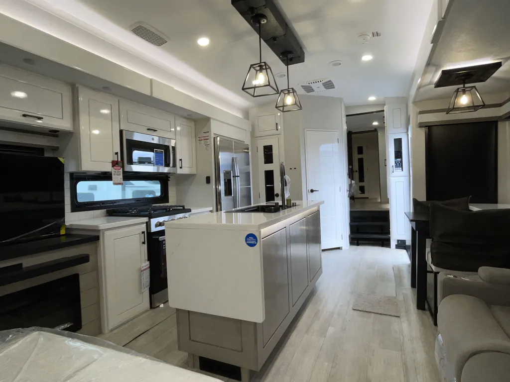 2026 Jayco Pinnacle 36FBTS, Photos photo 2