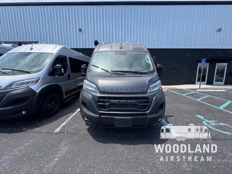 2026 Airstream Rangeline New    Std. Model - Photo 2