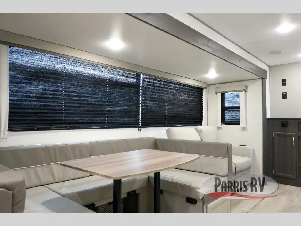 2027 Coachmen Catalina Legacy Edition 323BHDSCK - Photo 4