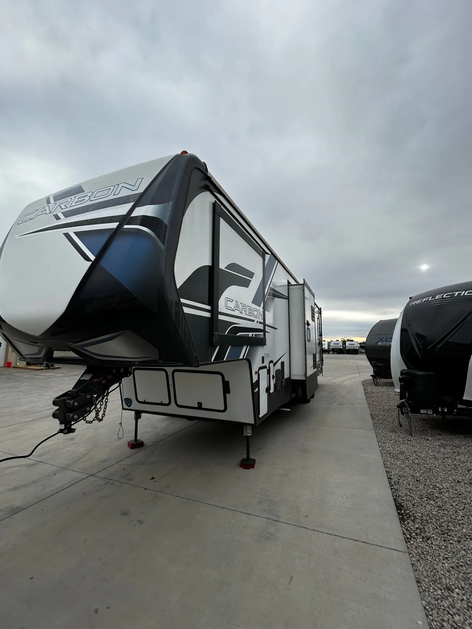 2022 Keystone Carbon 358 - Photo 2