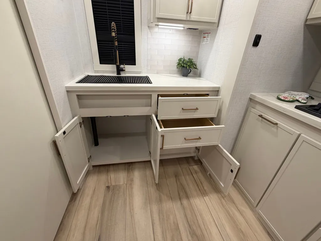 2026 Brinkley Model I 235, Photos photo 37