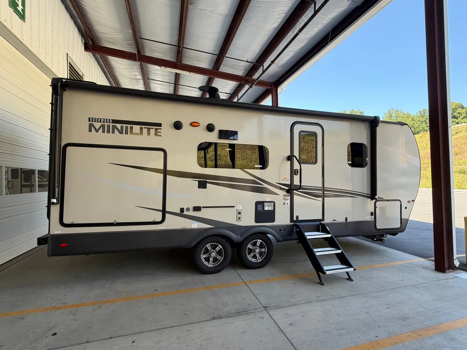 2022 Forest River Rockwood Mini Lite 2513S - Photo 2