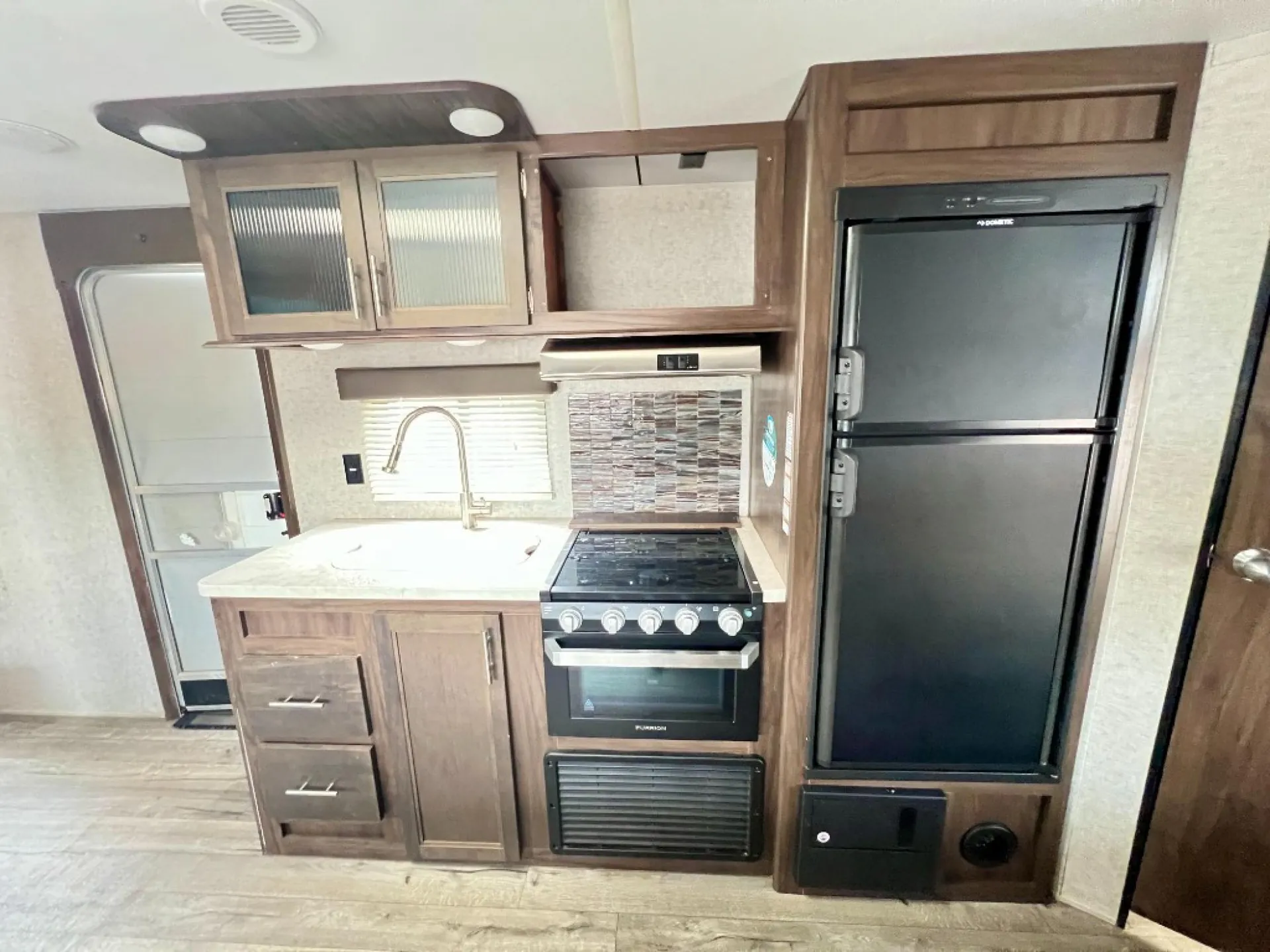 2018 Forest River Cherokee Grey Wolf 23DBH - Photo 4