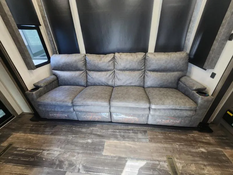 2021 Keystone Raptor 429, Photos photo 10