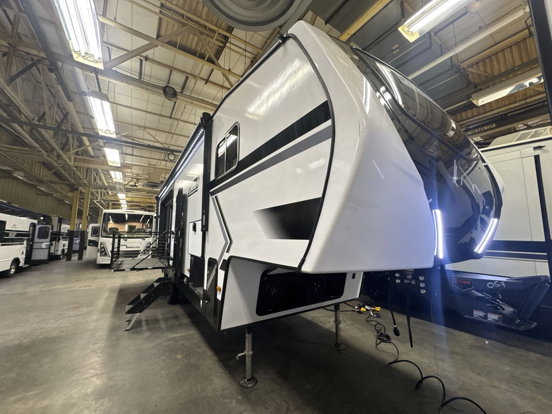 2026 Keystone Coleman Legacy 2800SUNDECK - Photo 2